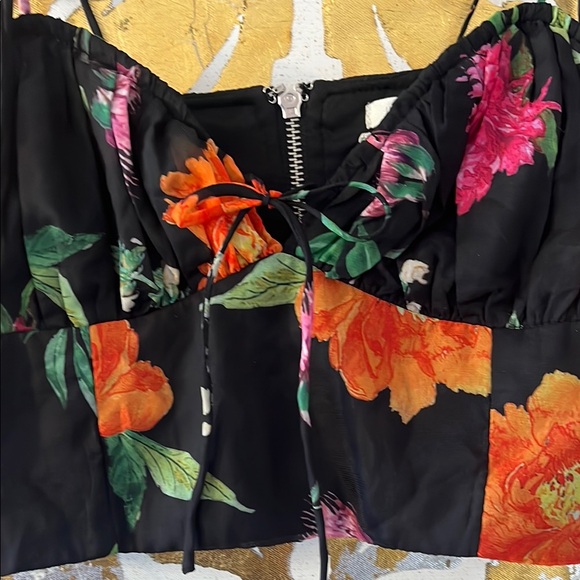 Urban Outfitters Size Medium Black Floral Crop Top New with‎ Tags - Picture 7 of 9